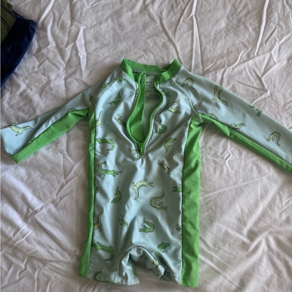 Caribbean Joe Light Blue and Green Alligator Print Rashguard